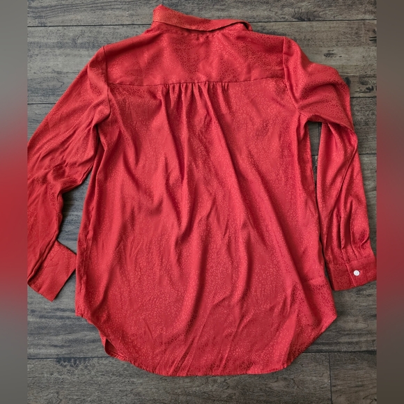 Ann Taylor Scarlet Button-Down‎ Blouse - Picture 7 of 7